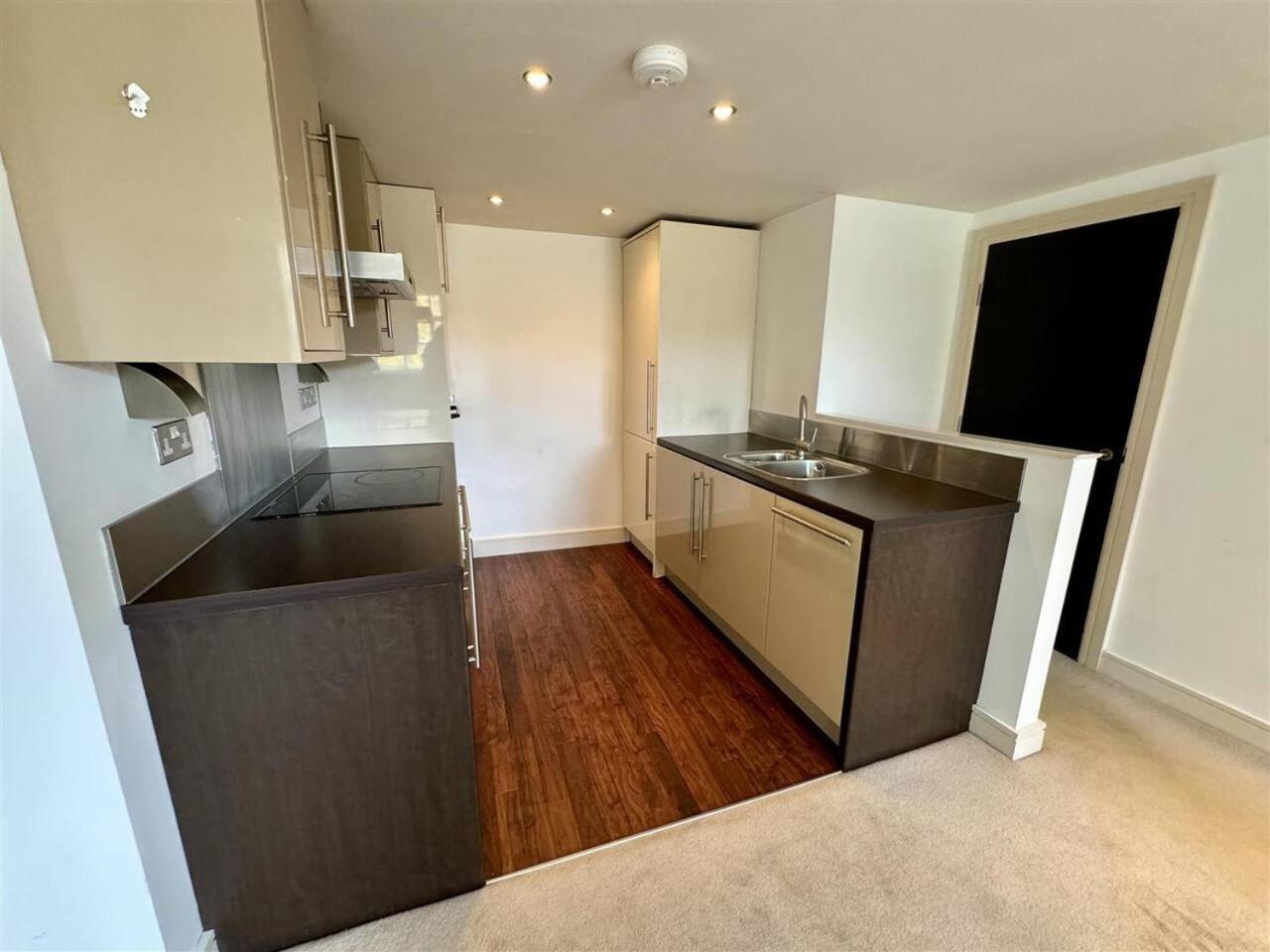 Lovely 1 Bedroom Apartment With Free Parking & Gym Kirkburton Kültér fotó